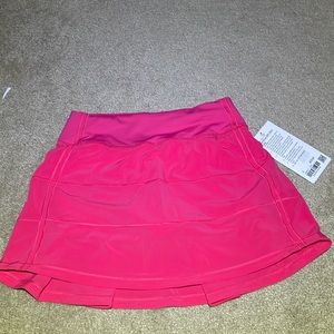 Lululemon size 2 NWT shorts under skirt. Non smoking home